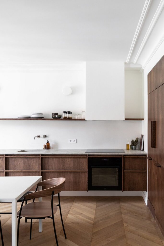 A minimalist kitchen in Paris