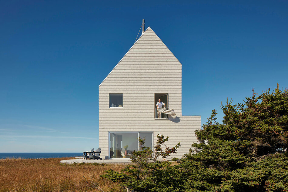 A home and guest house on the Magdalen Islands