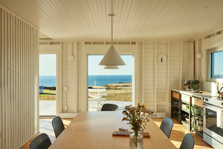 A home and guest house on the Magdalen Islands