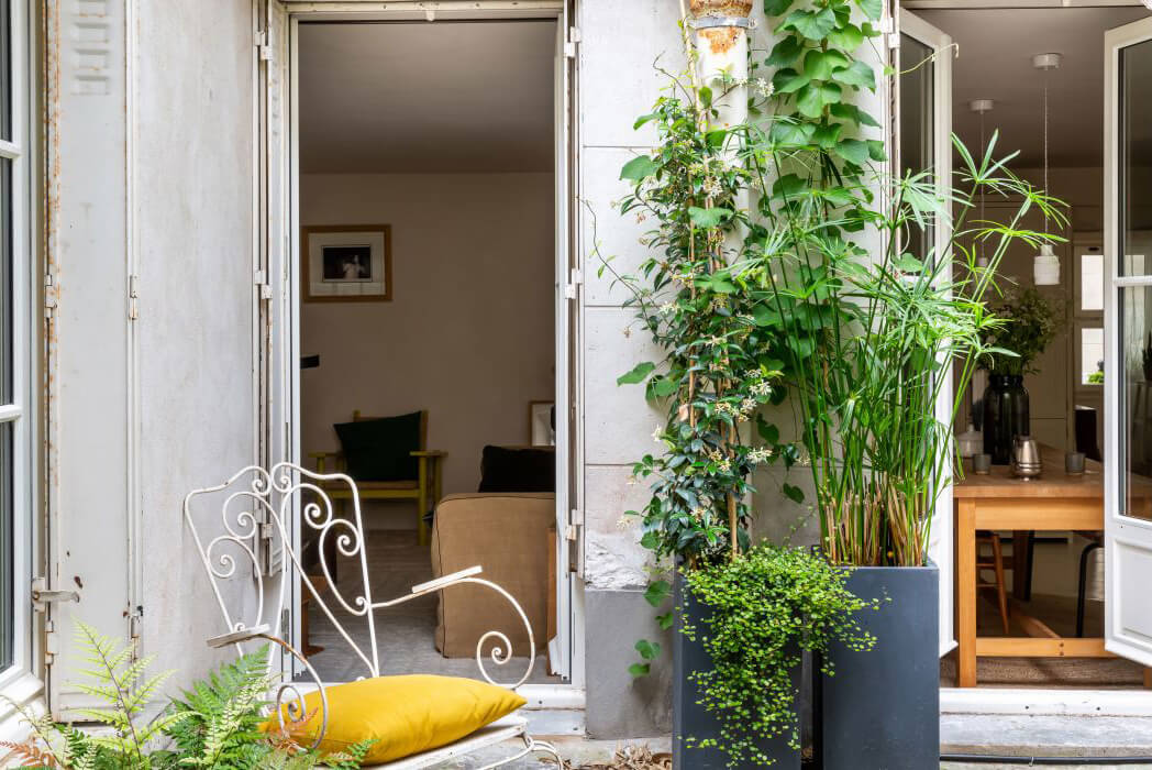 Garages transformed into a family apartment in Paris