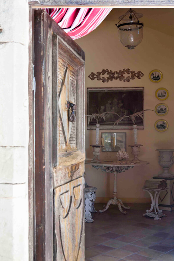 Le Thor – a home in Provence filled with vintage & antiques