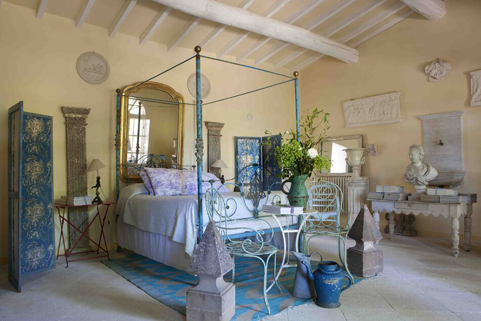 Le Thor – a home in Provence filled with vintage & antiques